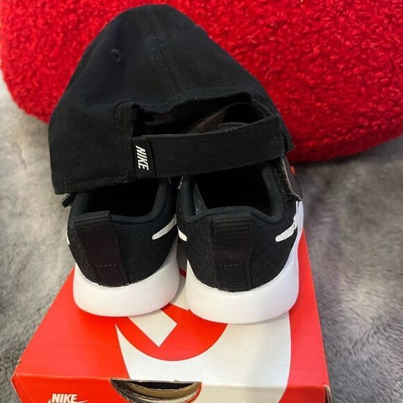 Nike Black Sneakers and Cap Set - Picture 12 of 13